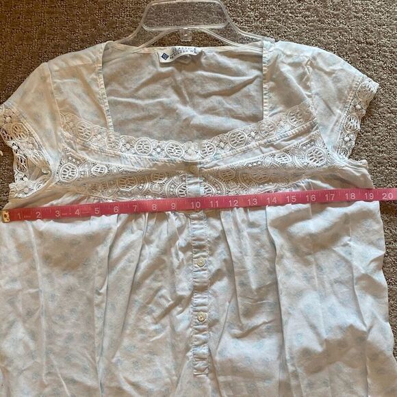 Eileen West classic nightgown size small - Picture 8 of 9